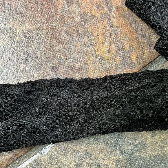 Cable & Gauge Black Lace Blouse Tie Neck Large - Picture 14 of 15